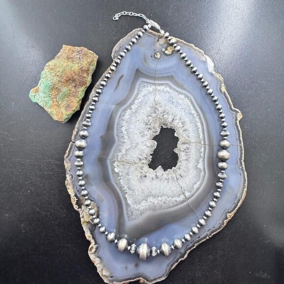 Sterling Silver Southwestern Style 2-12 mm Navajo Pearl Bead 18"- 20" Necklace - Picture 1 of 10